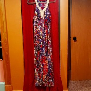 Elle Beautiful floral floor length dress size L